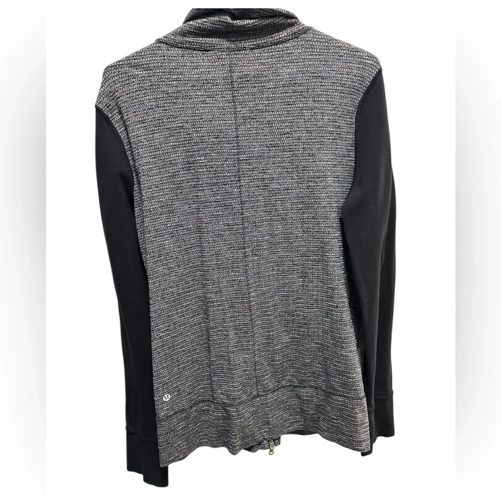 Lululemon Daily Yoga Jacket
Coco Pique Black / Black - Picture 6 of 8